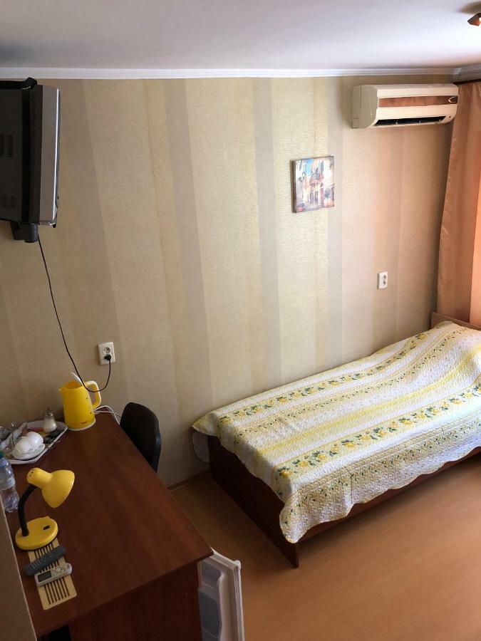 Hôtel Gostinica Edem à Kramatorsk Extérieur photo